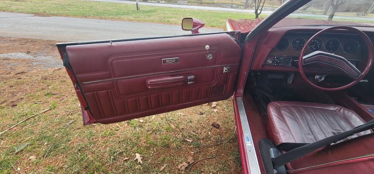 Ford-Ltd-ii-1977-red-86063-7