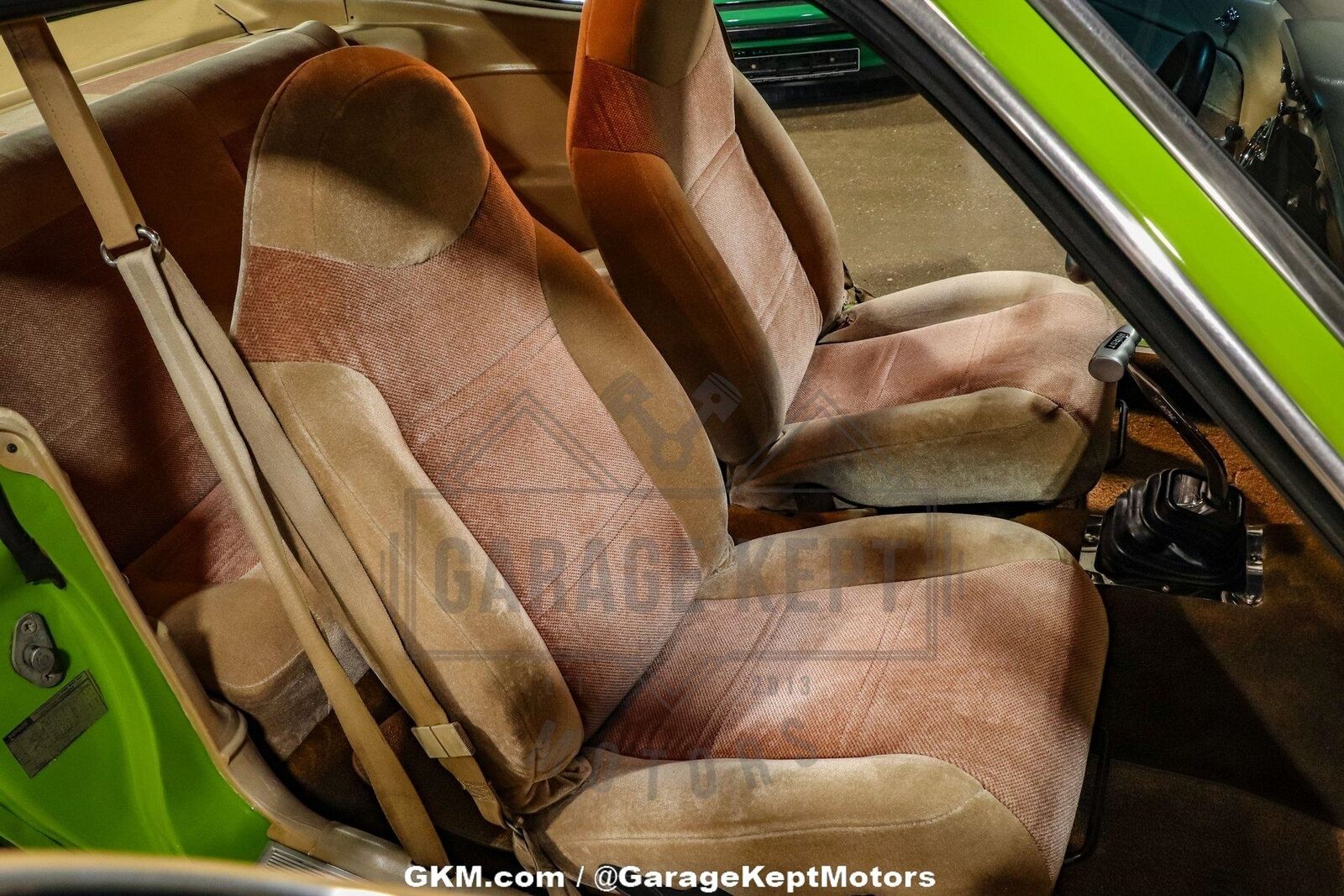 Ford-Maverick-Coupe-1974-Green-Tan-105626-4