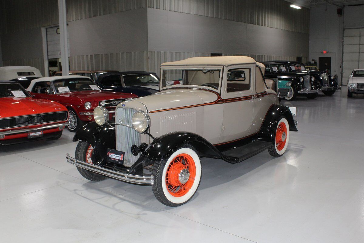 Ford-Model-18-Coupe-1932-Black-Brown-449-12