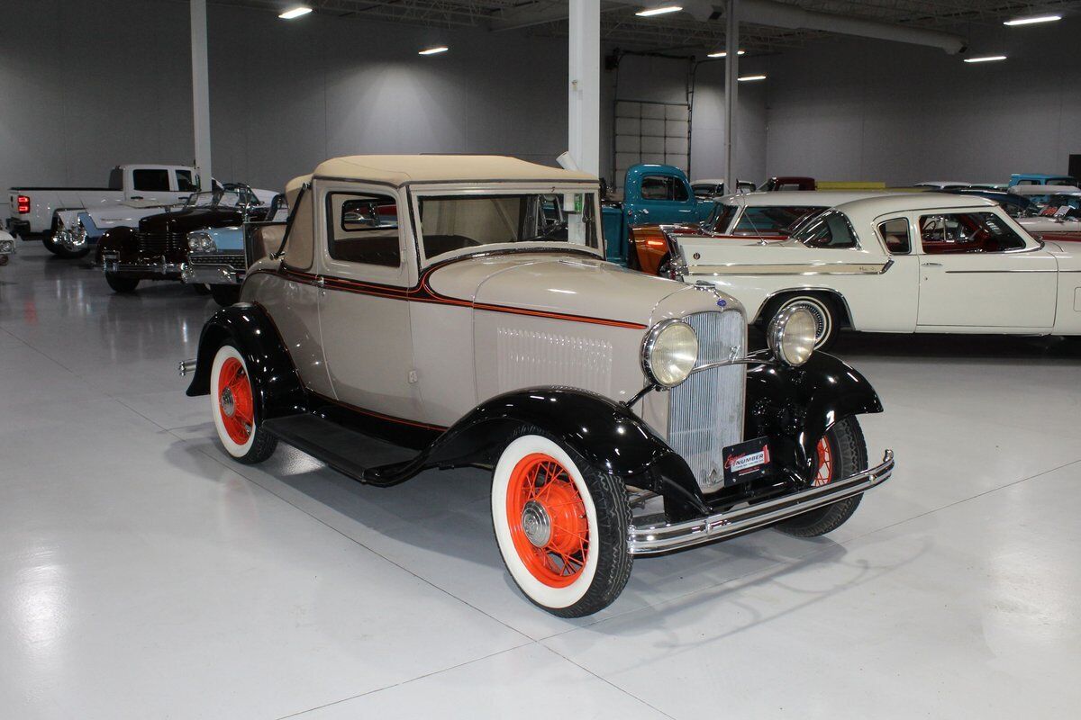 Ford-Model-18-Coupe-1932-Black-Brown-449-14