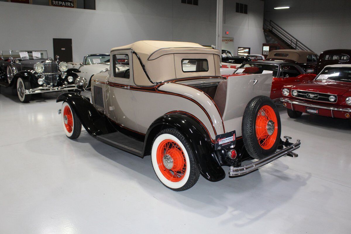 Ford-Model-18-Coupe-1932-Black-Brown-449-18