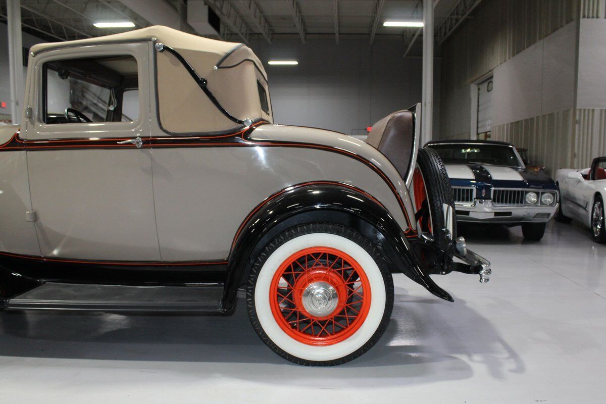 Ford-Model-18-Coupe-1932-Black-Brown-449-22