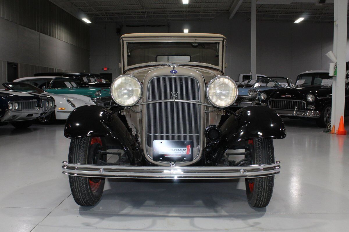 Ford-Model-18-Coupe-1932-Black-Brown-449-29