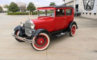 Ford-Model-A-1928-Red-Tan-45-2