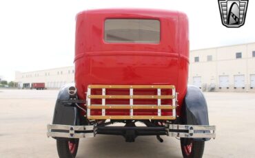 Ford-Model-A-1928-Red-Tan-45-4