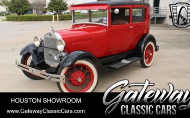 Ford-Model-A-1928-Red-Tan-45