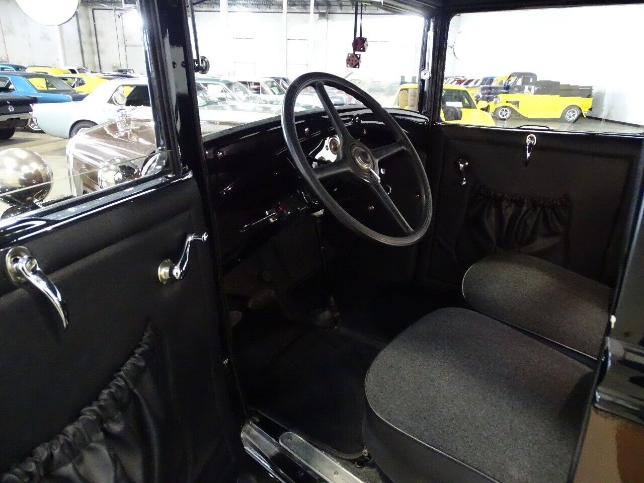 Ford-Model-A-1930-Black-Black-11727-10