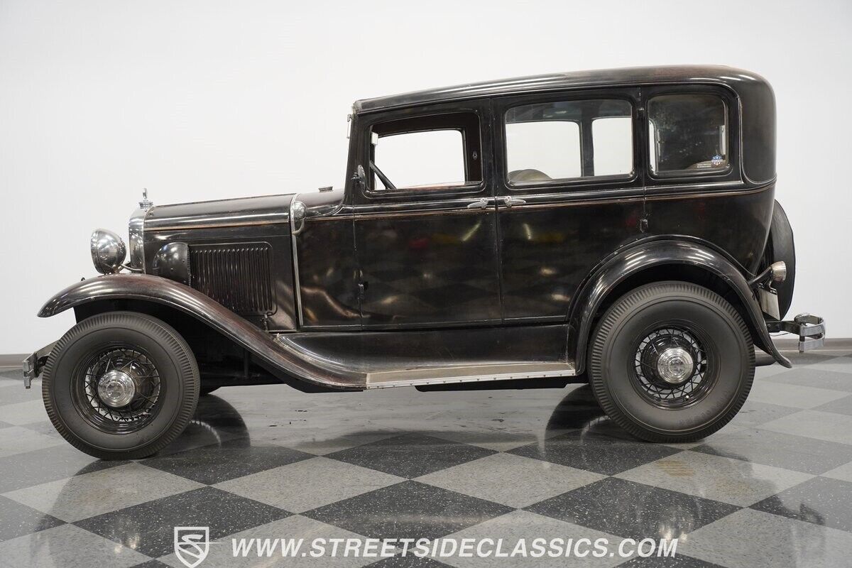 Ford-Model-A-1931-Black-Brown-5417-2