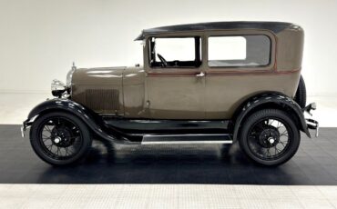 Ford-Model-A-Berline-1929-Tan-Brown-57217-1