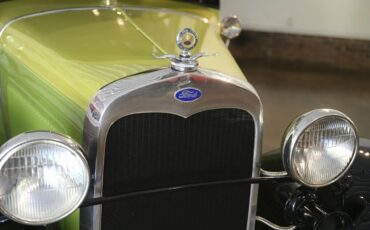 Ford-Model-A-Berline-1930-Green-Beige-56308-3