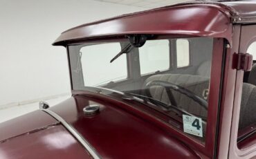 Ford-Model-A-Berline-1930-Maroon-Gray-81005-11