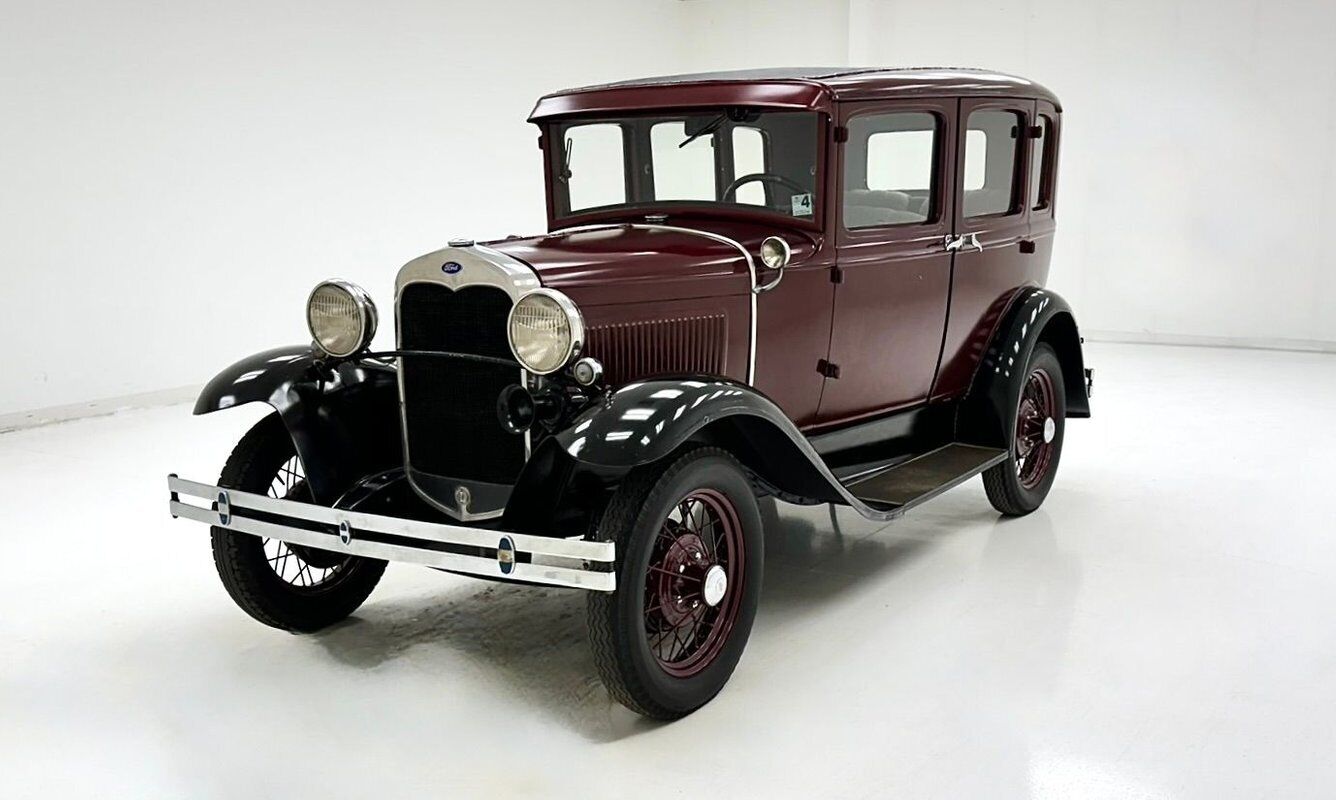 Ford-Model-A-Berline-1930-Maroon-Gray-81005