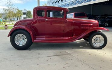 Ford-Model-A-Berline-1930-Red-Tan-3829-3