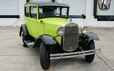 Ford-Model-A-Berline-1931-Green-Tan-5499-3