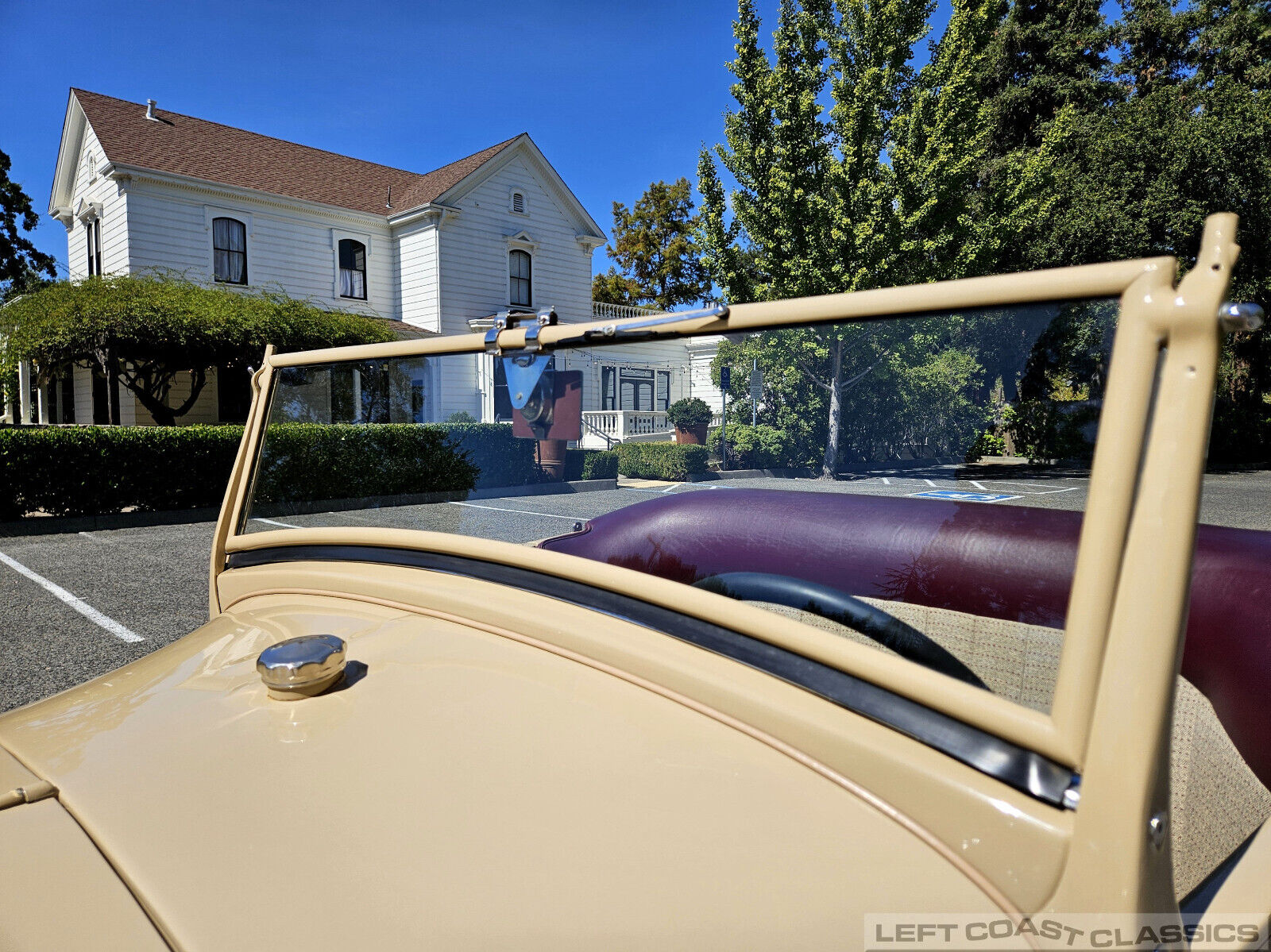 Ford-Model-A-Cabriolet-1928-Beige-Burgundy-135185-10