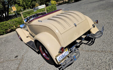 Ford-Model-A-Cabriolet-1928-Beige-Burgundy-135185-11