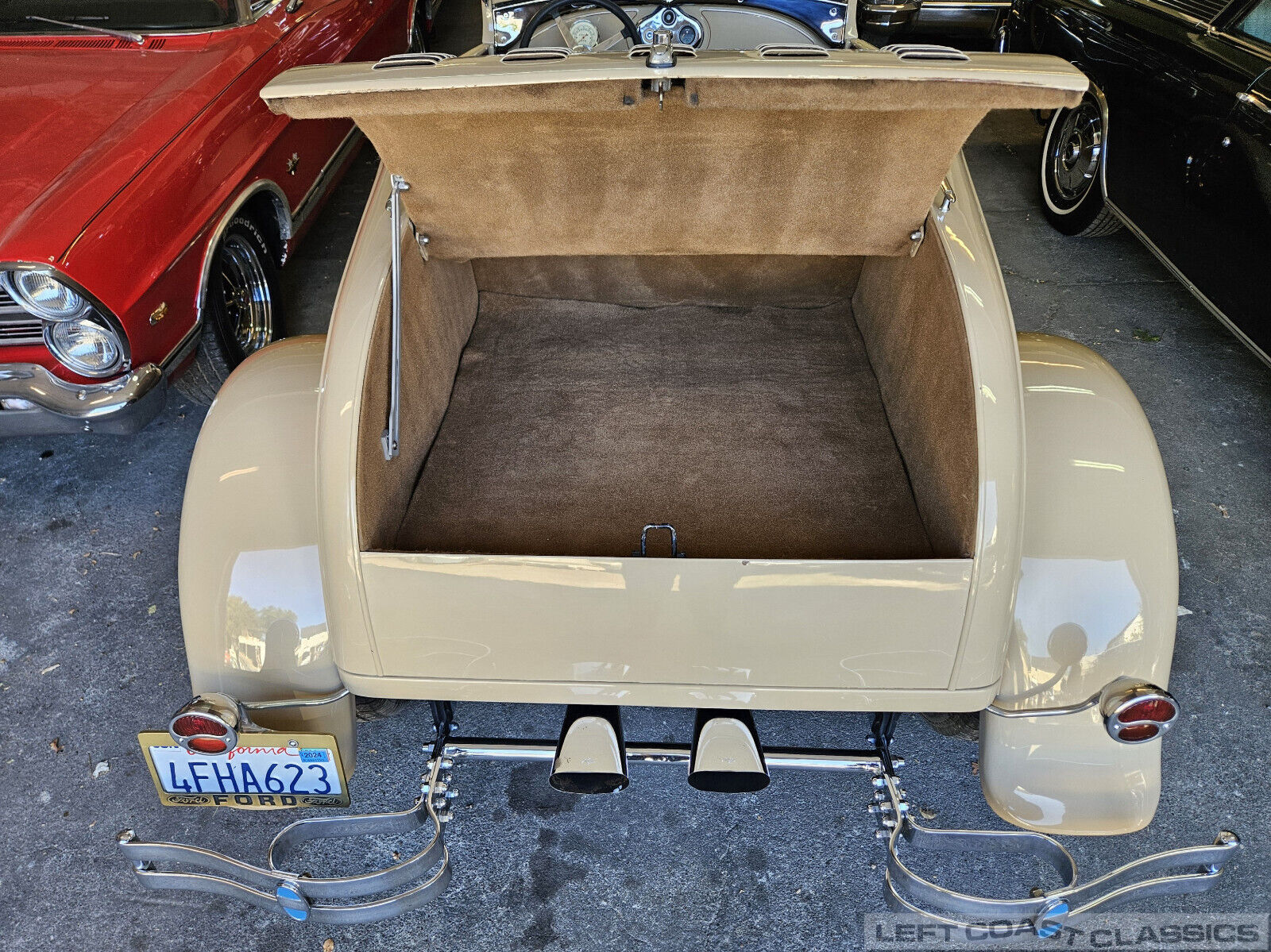 Ford-Model-A-Cabriolet-1928-Beige-Burgundy-135185-17