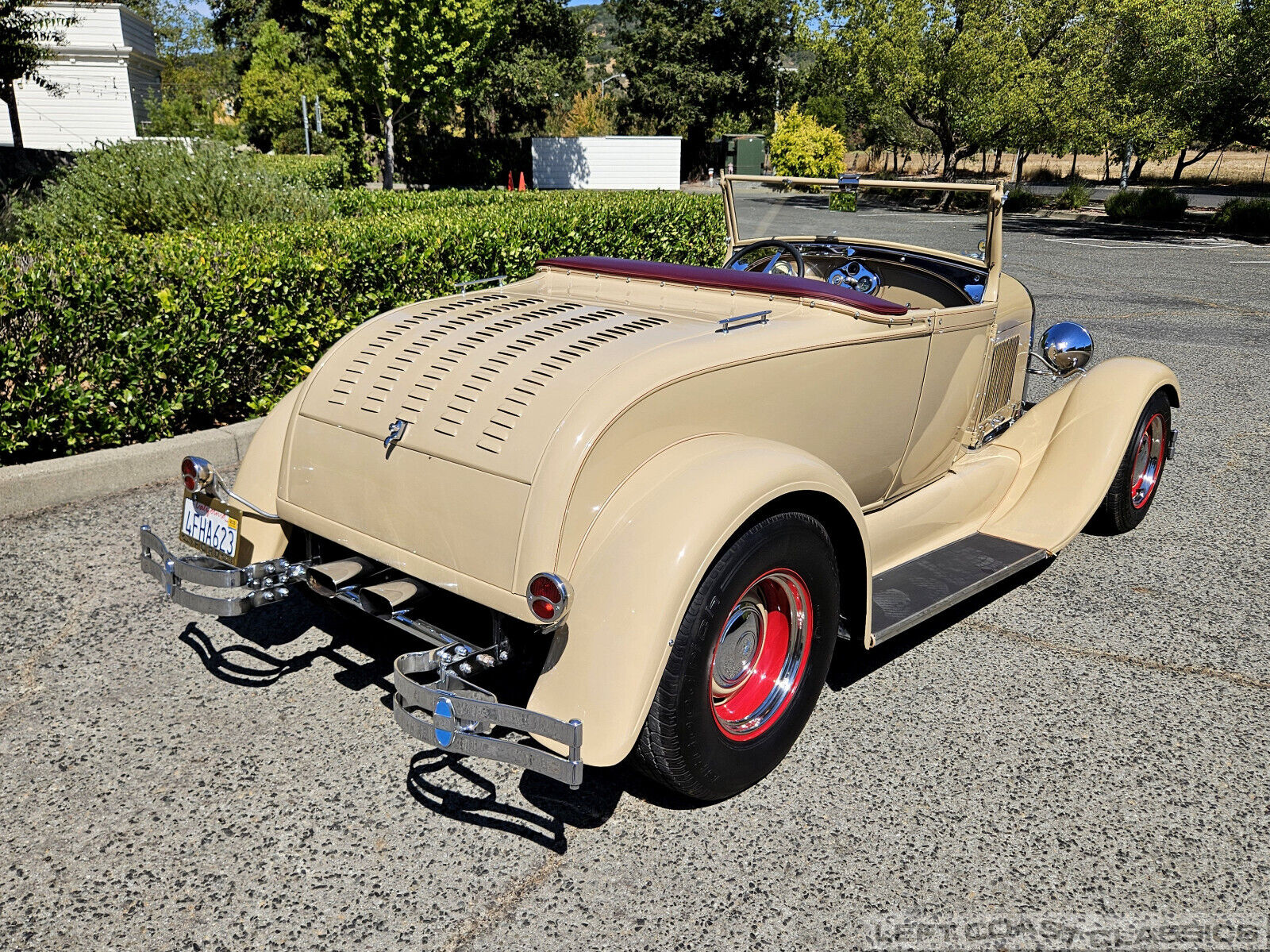 Ford-Model-A-Cabriolet-1928-Beige-Burgundy-135185-3