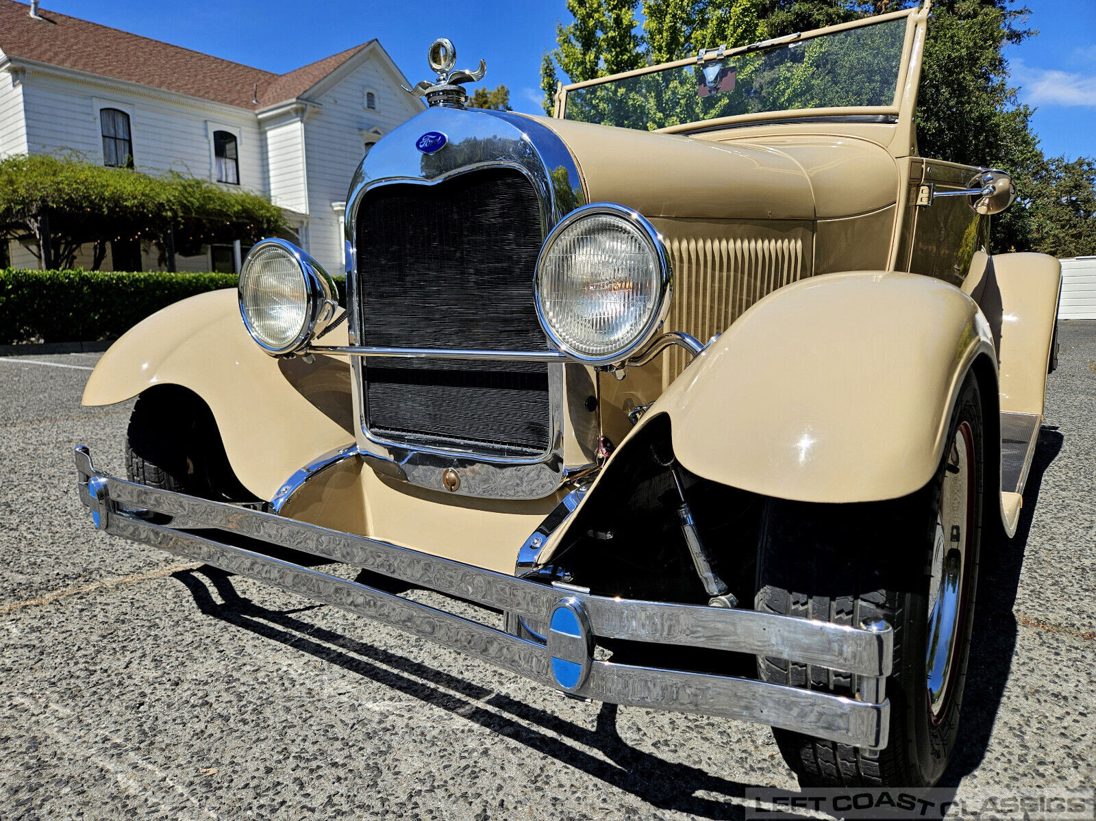 Ford-Model-A-Cabriolet-1928-Beige-Burgundy-135185-8