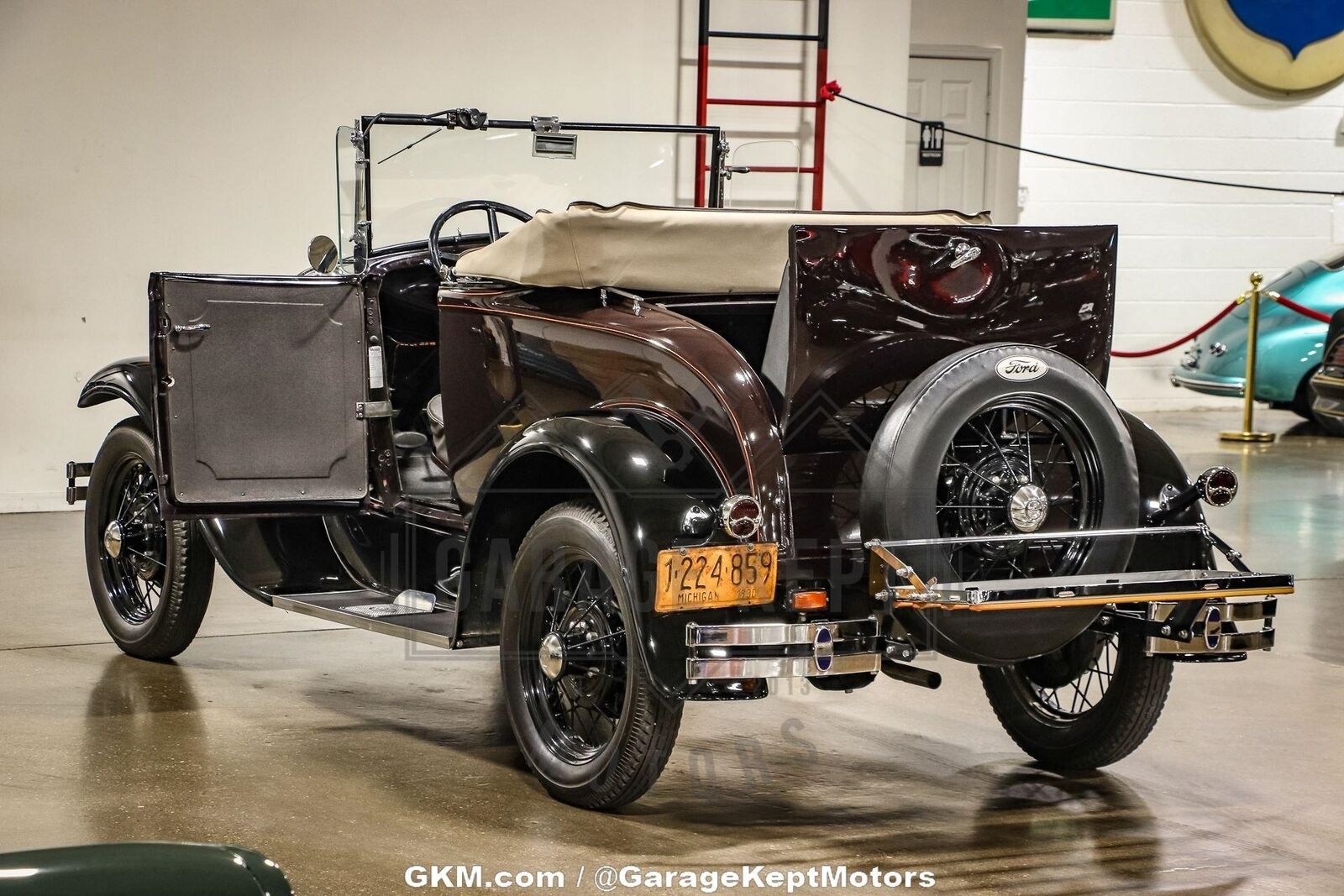 Ford-Model-A-Cabriolet-1930-Brown-Black-18289-3