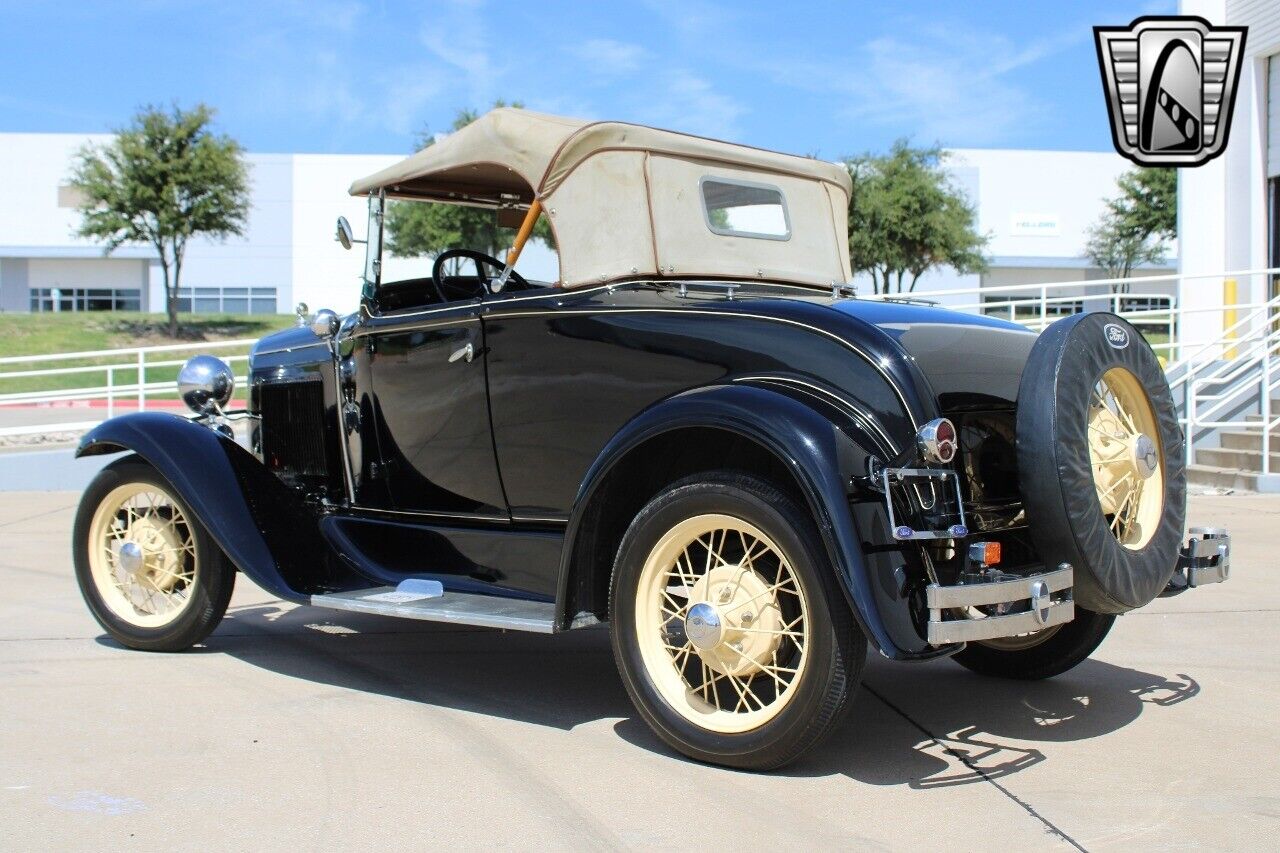 Ford-Model-A-Cabriolet-1931-Black-Brown-1608-4