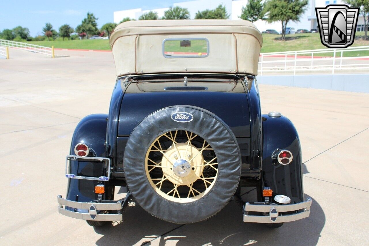 Ford-Model-A-Cabriolet-1931-Black-Brown-1608-5