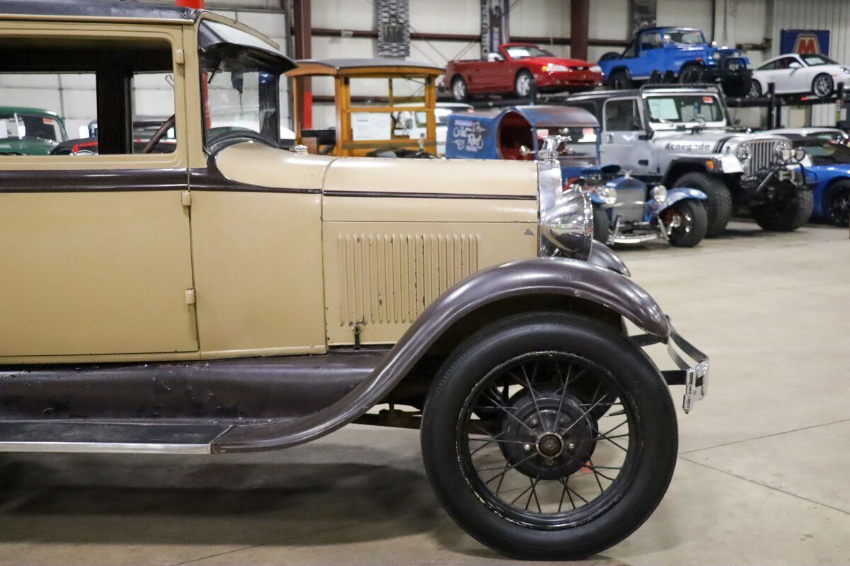 Ford-Model-A-Coupe-1928-Brown-Tan-96292-10