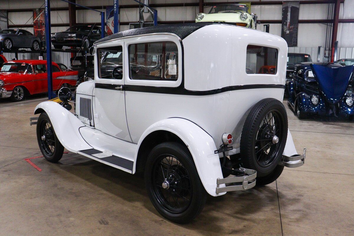 Ford-Model-A-Coupe-1928-White-Gray-51613-5