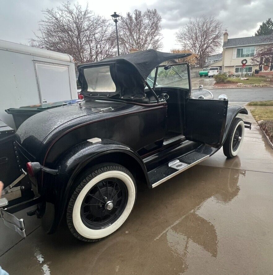 Ford-Model-A-Coupe-1929-Black-Black-60954-7