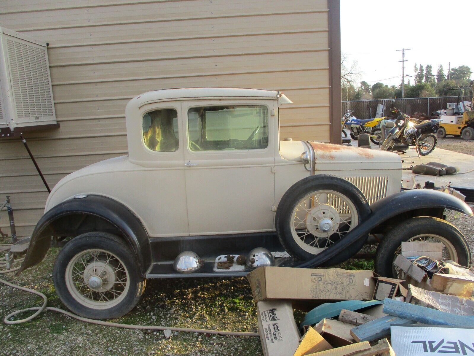 Ford-Model-A-Coupe-1930-0