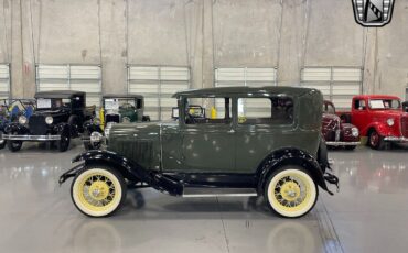 Ford-Model-A-Coupe-1930-Green-Green-86454-3