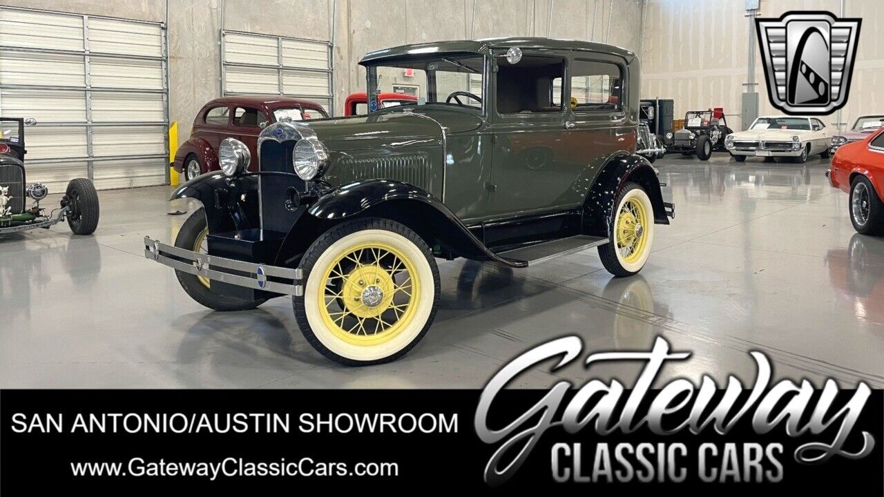 Ford-Model-A-Coupe-1930-Green-Green-86454