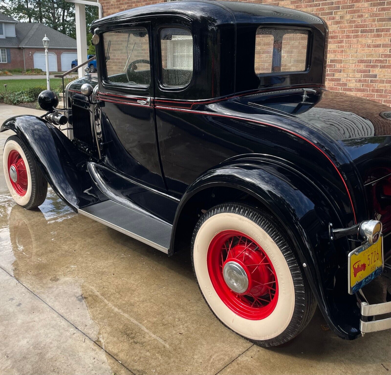 Ford-Model-A-Coupe-1931-Black-Black-0-1