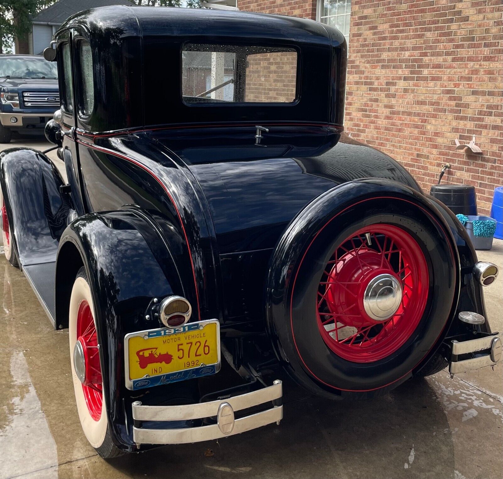 Ford-Model-A-Coupe-1931-Black-Black-0-4