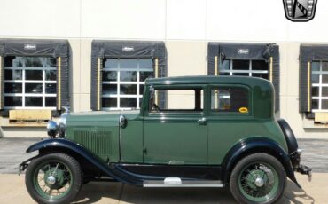 Ford-Model-A-Coupe-1931-Green-Tan-47447-4