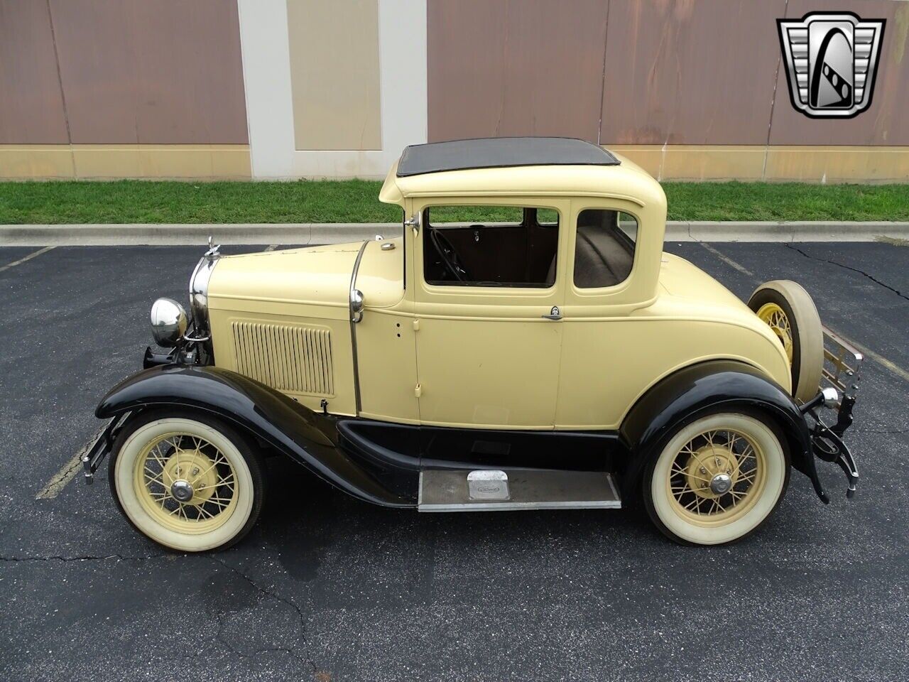 Ford-Model-A-Coupe-1931-Yellow-Brown-21174-3