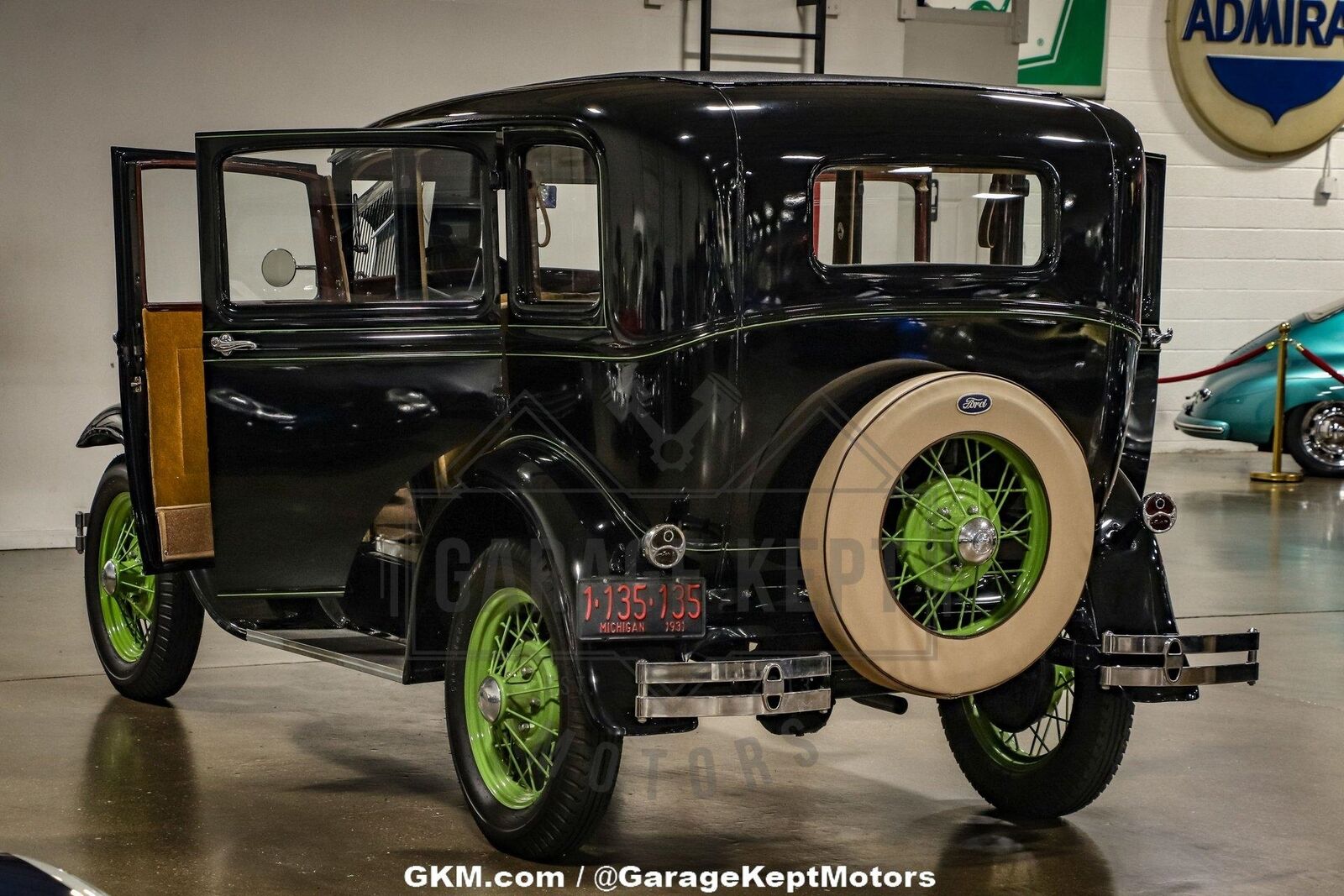 Ford-Model-A-Slant-Window-Sedan-Berline-1931-Black-Tan-58257-2