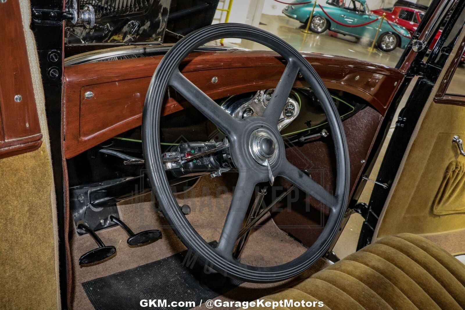 Ford-Model-A-Slant-Window-Sedan-Berline-1931-Black-Tan-58257-3