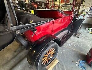 Ford-Model-T-1924-Red-4828-2