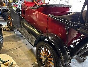 Ford-Model-T-1924-Red-4828-3