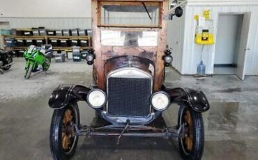 Ford-Model-T-Berline-1926-Black-Tan-0-1