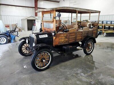 Ford-Model-T-Berline-1926-Black-Tan-0-2