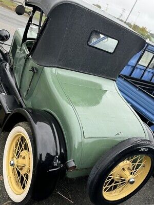 Ford-Model-T-Coupe-1926-Green-Black-0-3