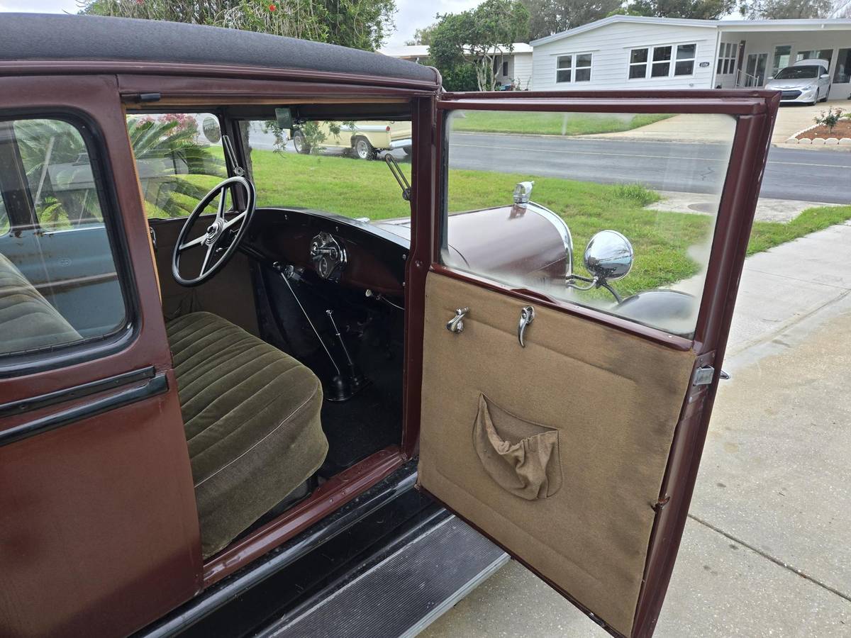 Ford-Model-a-5-window-coupe-1929-15405-10