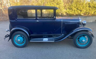 Ford-Model-a-tudor-1930-blue-8241