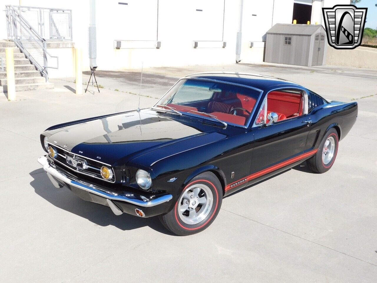 Ford-Mustang-1965-Black-Red-151108-10