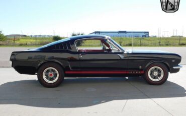 Ford-Mustang-1965-Black-Red-151108-3