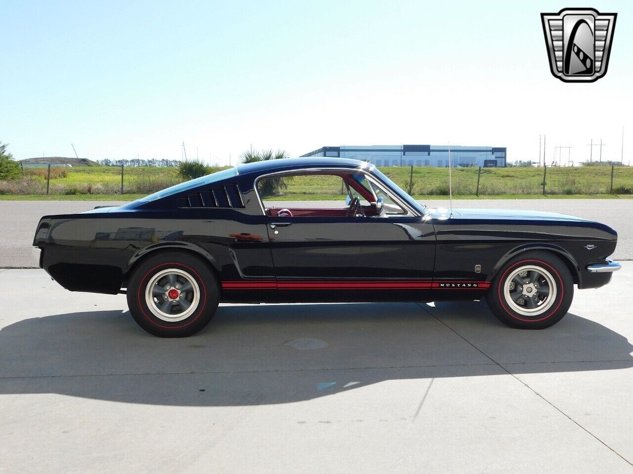 Ford-Mustang-1965-Black-Red-151108-3