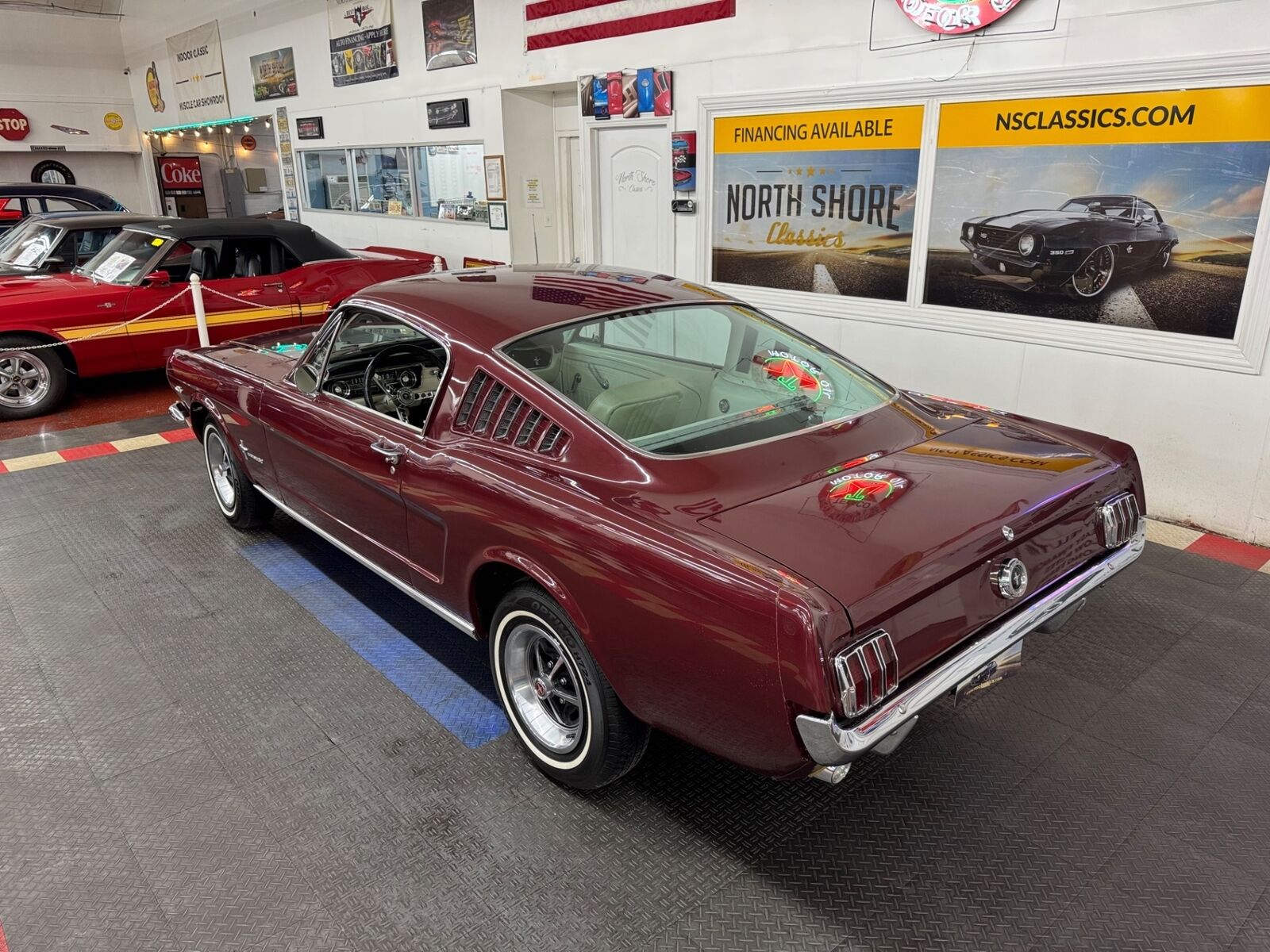 Ford-Mustang-1965-Burgundy-White-145493-2