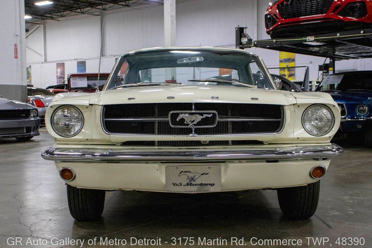 Ford-Mustang-1965-White-Turquoise-147757-11